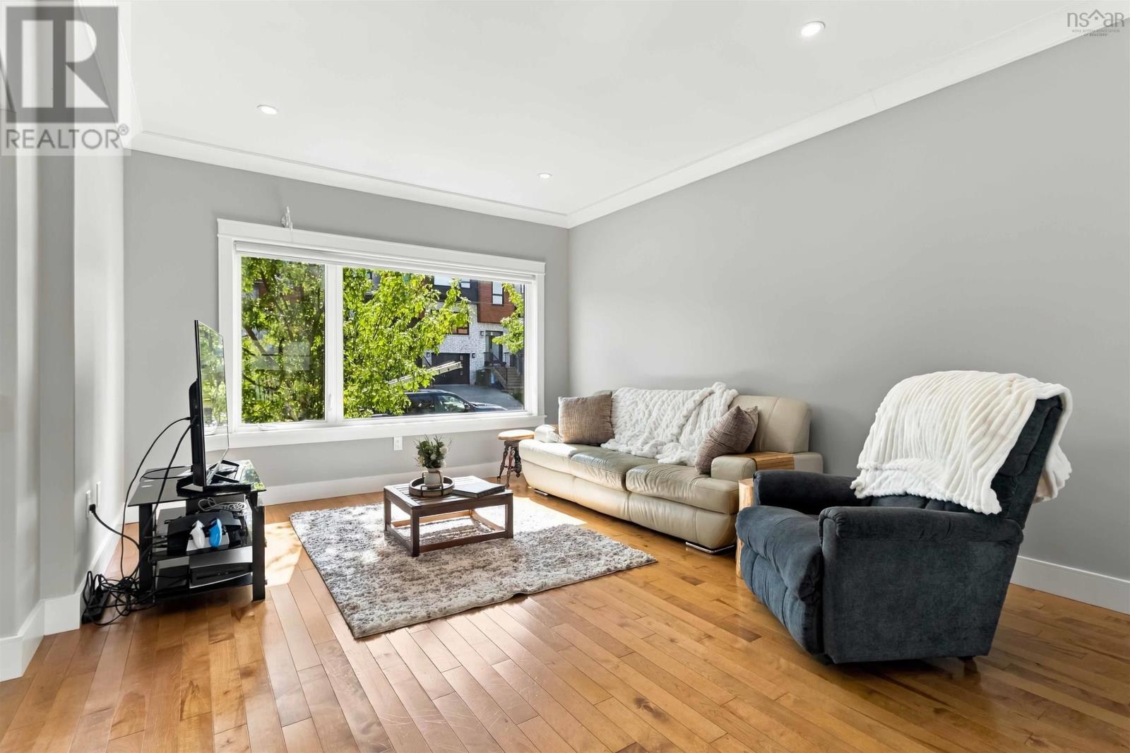 Property 7 of 48 of 52 Eliza Ritchie Crescent