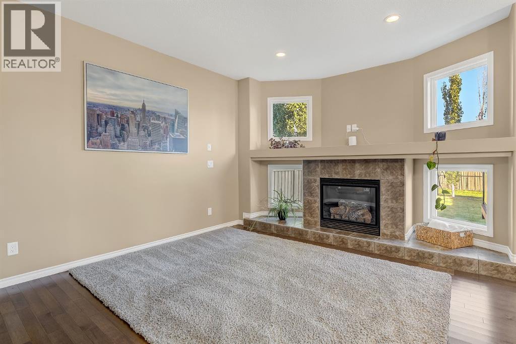 8910 94 Avenue - 10