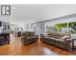 558 Johnstone Rd, French Creek, BC V9P2A5 Photo 24