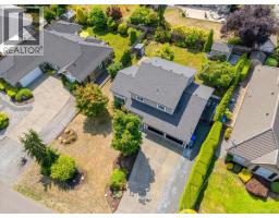 558 Johnstone Rd, French Creek, BC V9P2A5 Photo 44