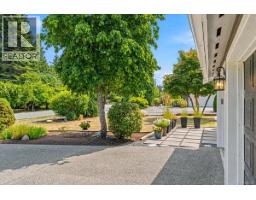 558 Johnstone Rd, French Creek, BC V9P2A5 Photo 55