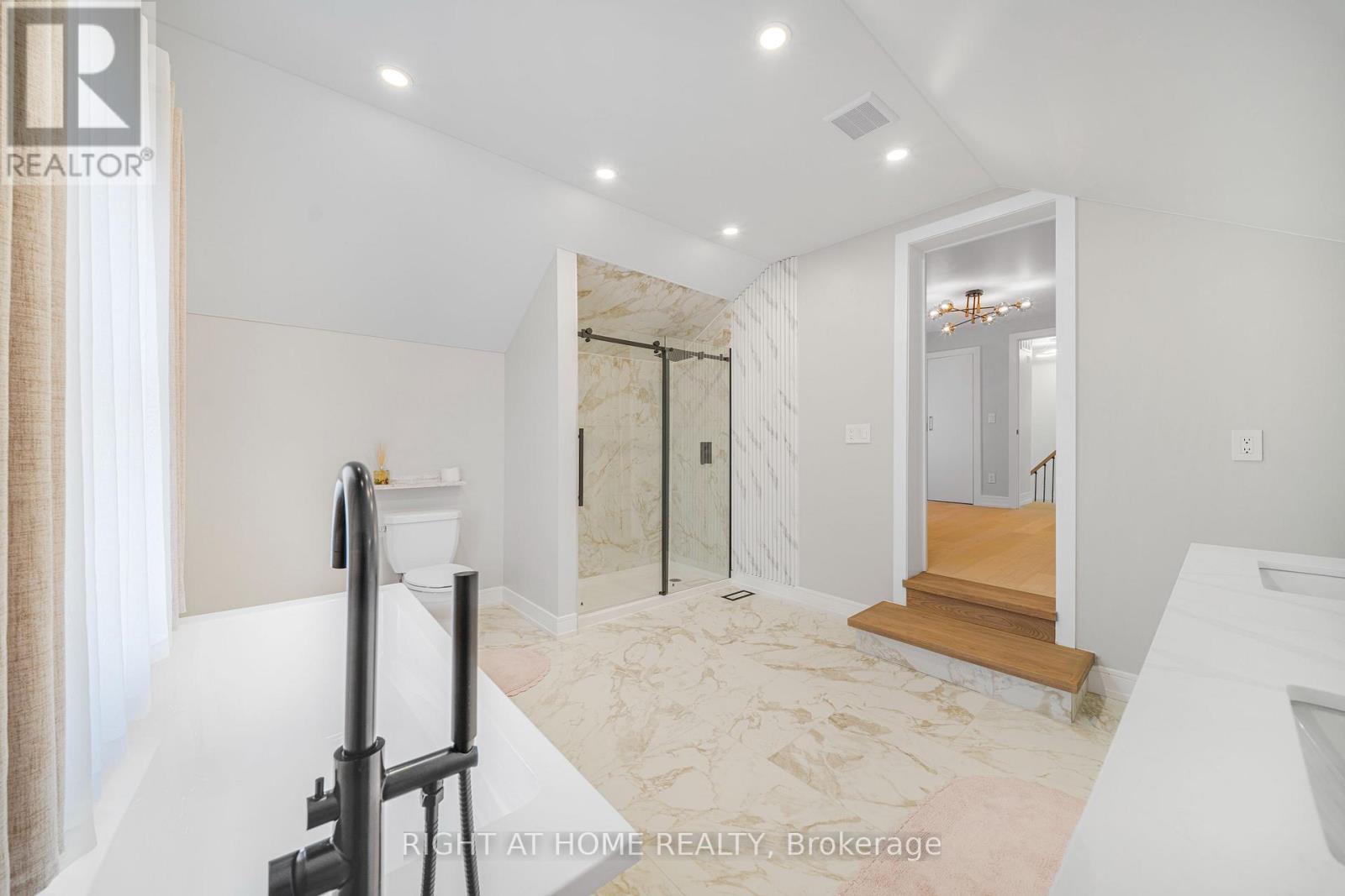 144 Waterloo Street — photo 21