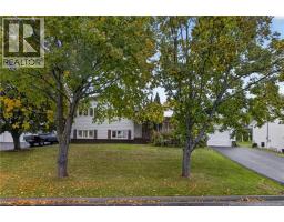 74 Talisman Crescent, photo 2