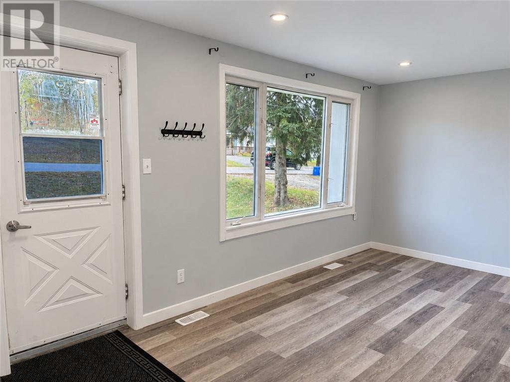 1581 Lakeshore Drive — photo 10