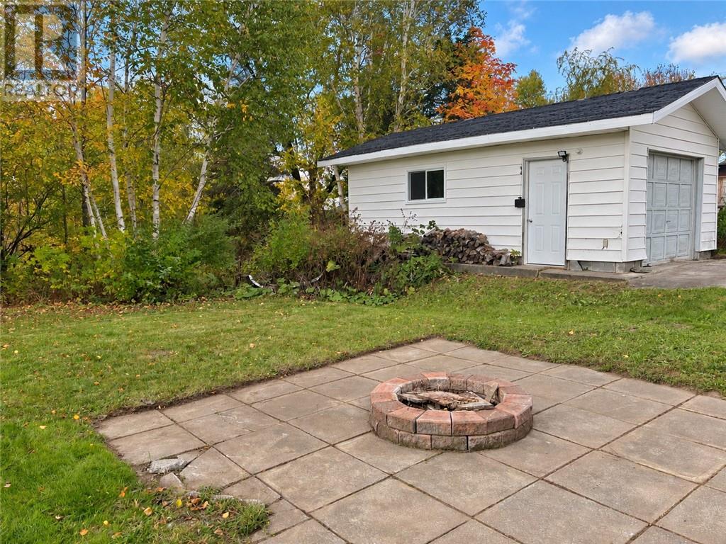 1581 Lakeshore Drive - 3