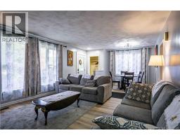 40 Hillcourt Drive, photo 6