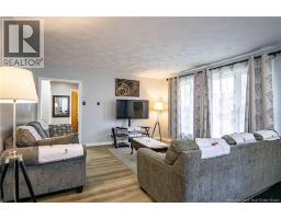40 Hillcourt Drive, photo 4