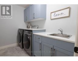 2558 Terry Fox Court, Strathroy Caradoc, ON N0L1W0 Photo 25