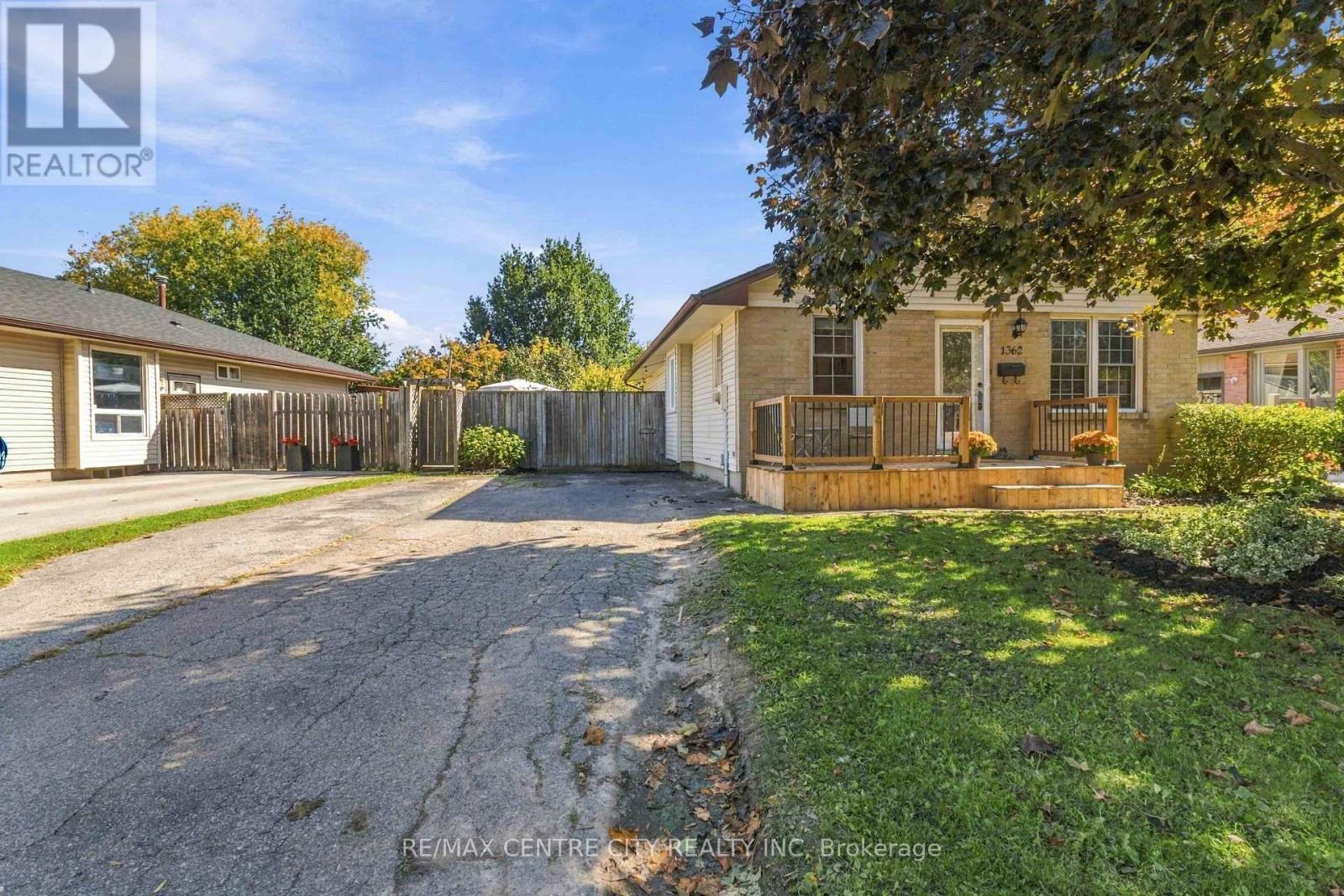 1362 Aldersbrook Road — photo 4