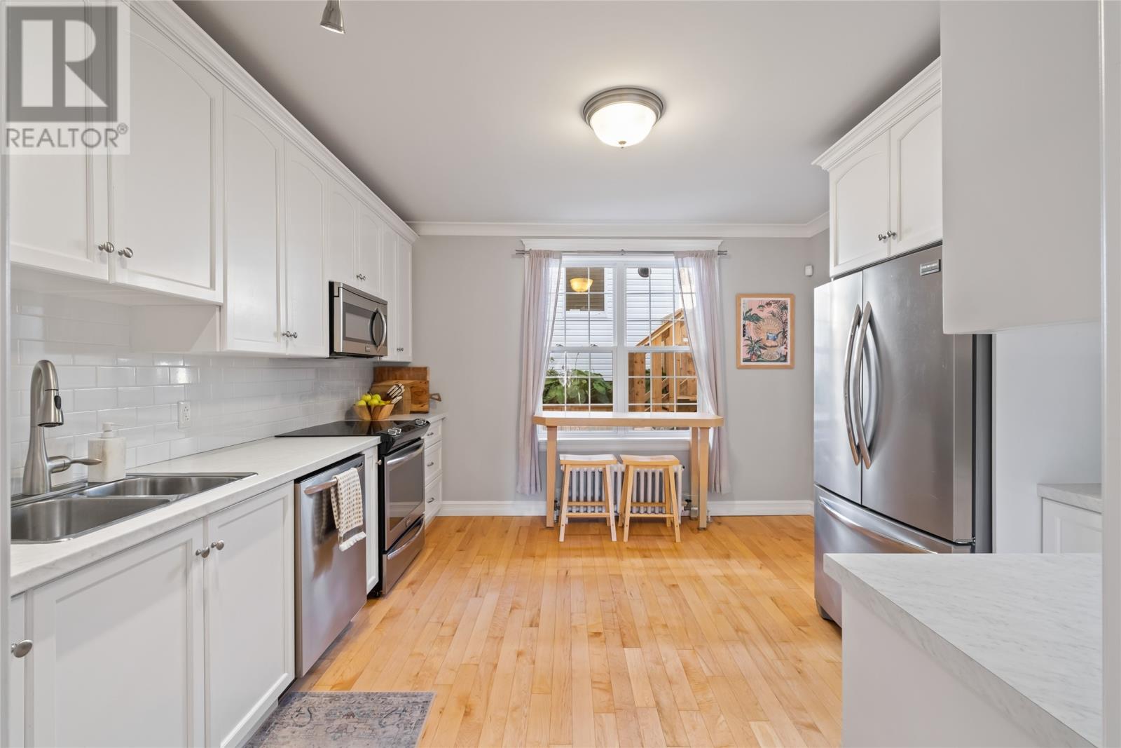 90 Cabot Street - 12