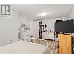 90 Cabot Street thumbnail 39