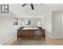 Family room/Fireplace - 582 Sandra Crescent, Wallaceburg, ON N8A2C6 Photo 11