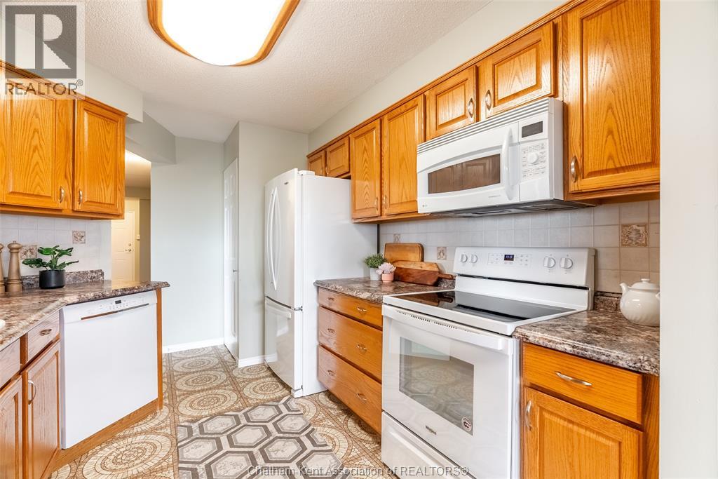 10 Van Allen Avenue — photo 12