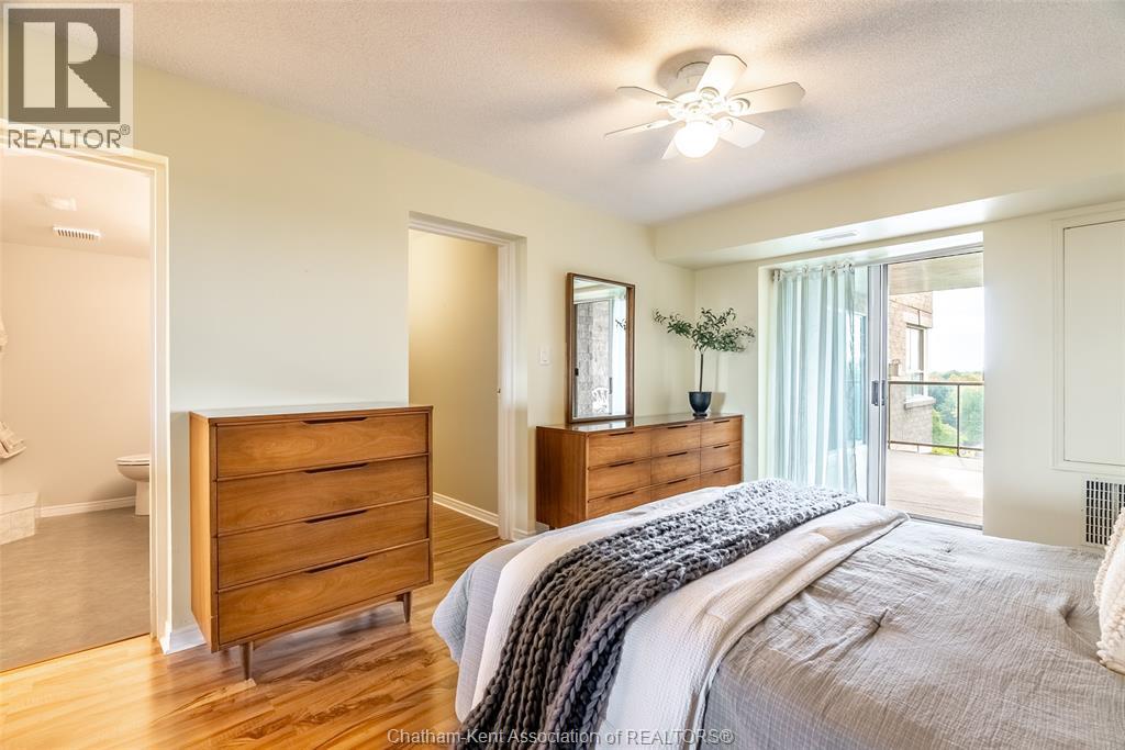 #903 10 Van Allen AVENUE - 21