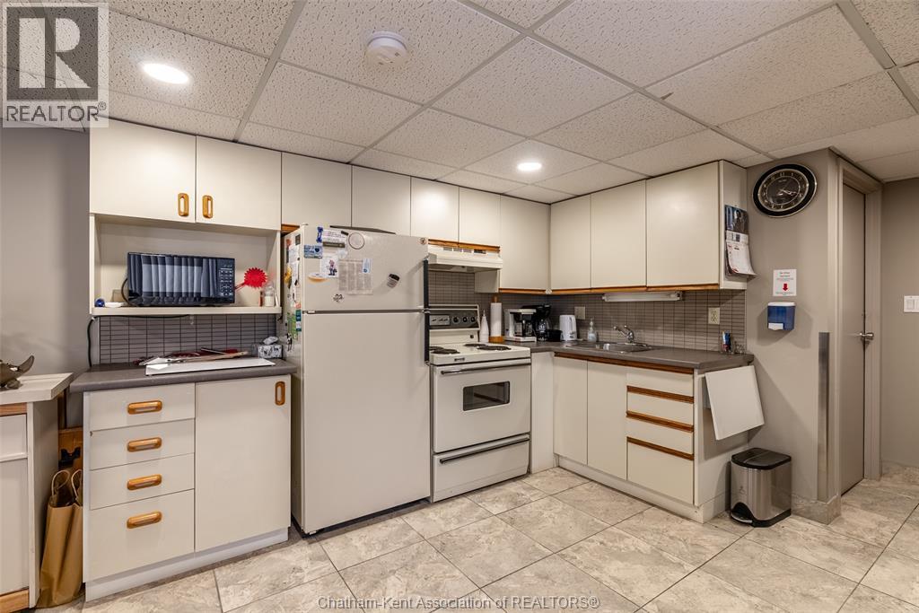 #903 10 Van Allen AVENUE - 31