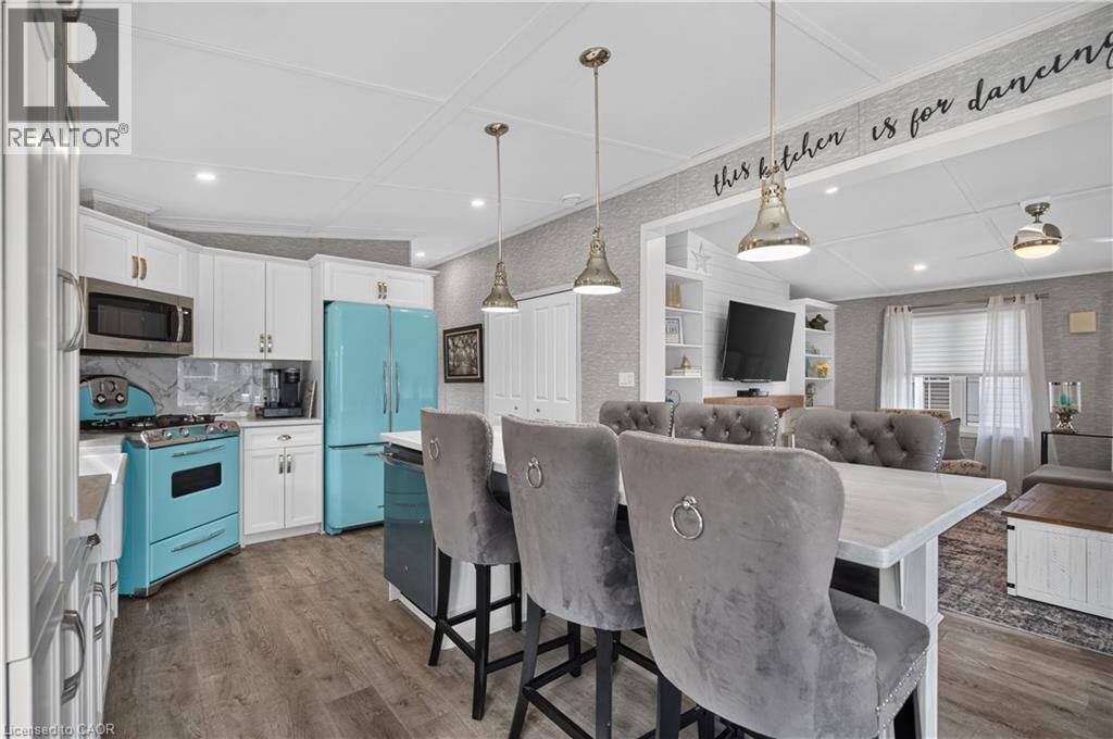 4449 MILBUROUGH Unit# 5 Oak Street - 6