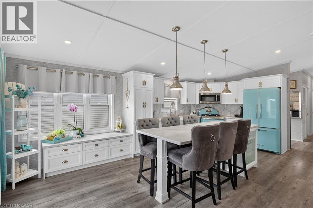 4449 MILBUROUGH Unit# 5 Oak Street - 3