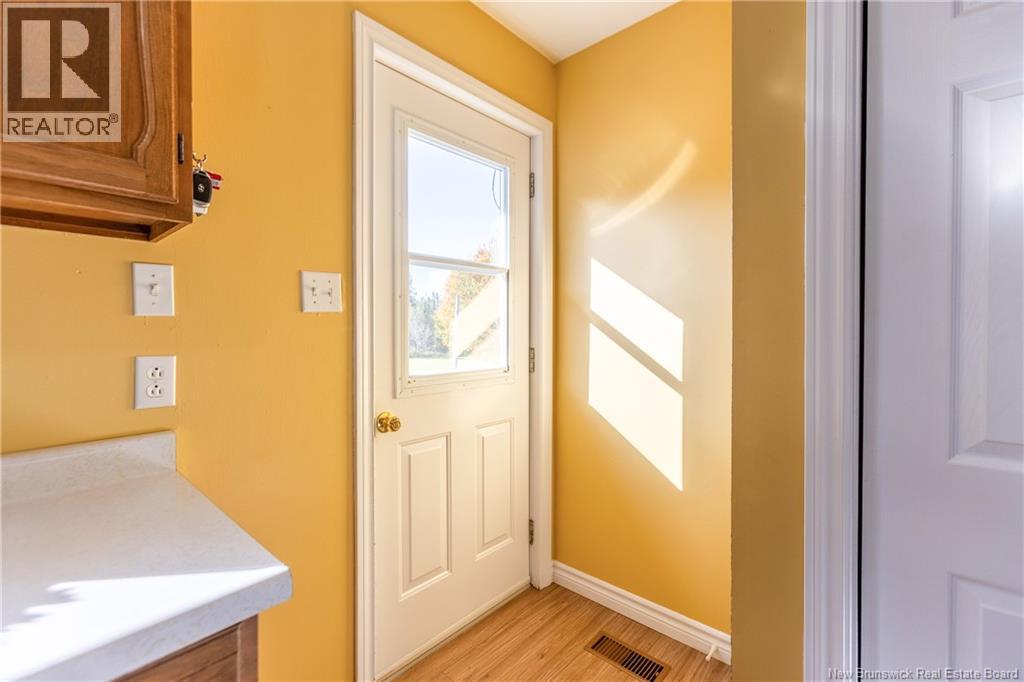 166 Mount View Road - 27