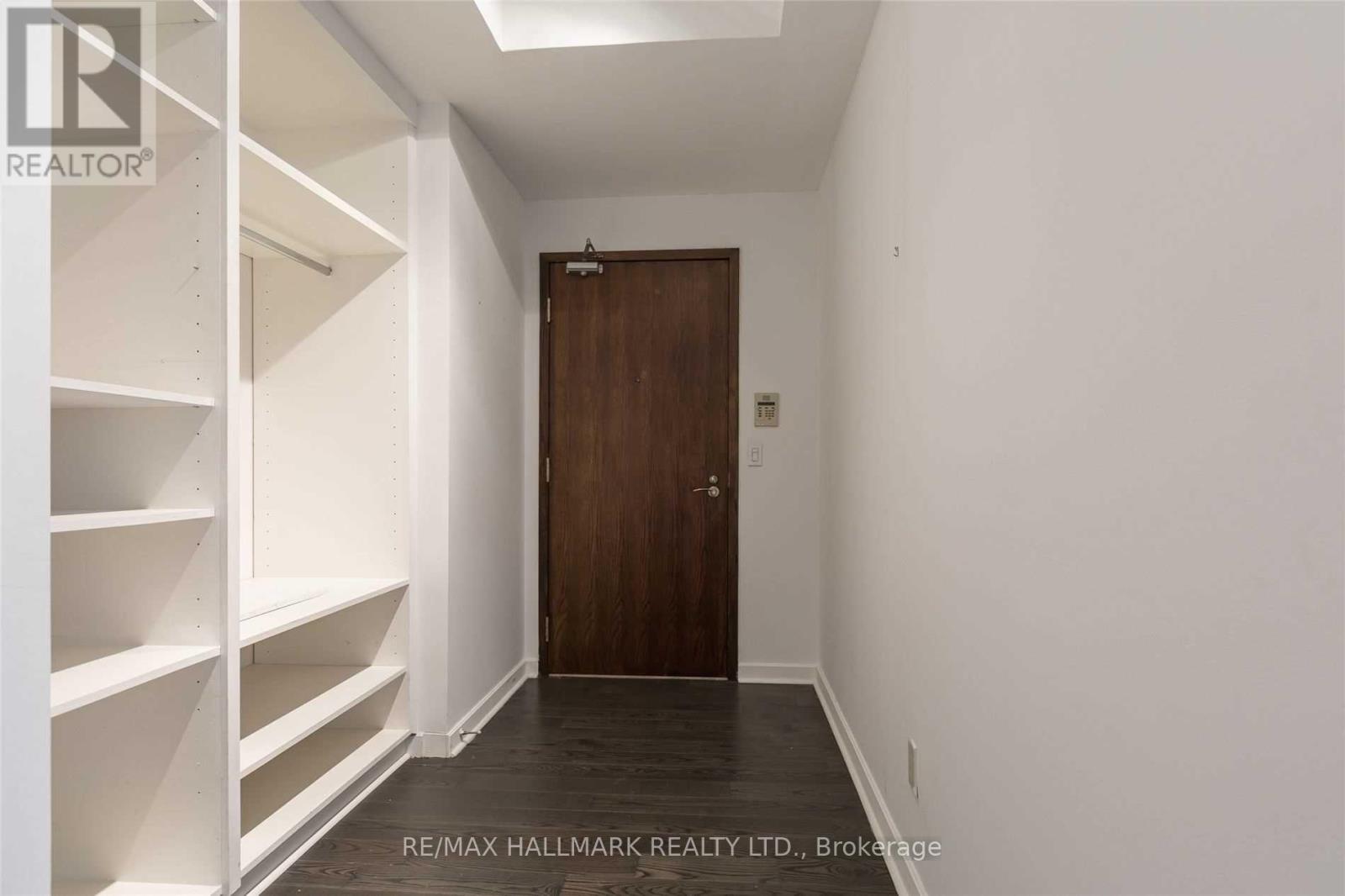 438 Richmond Street West — photo 20