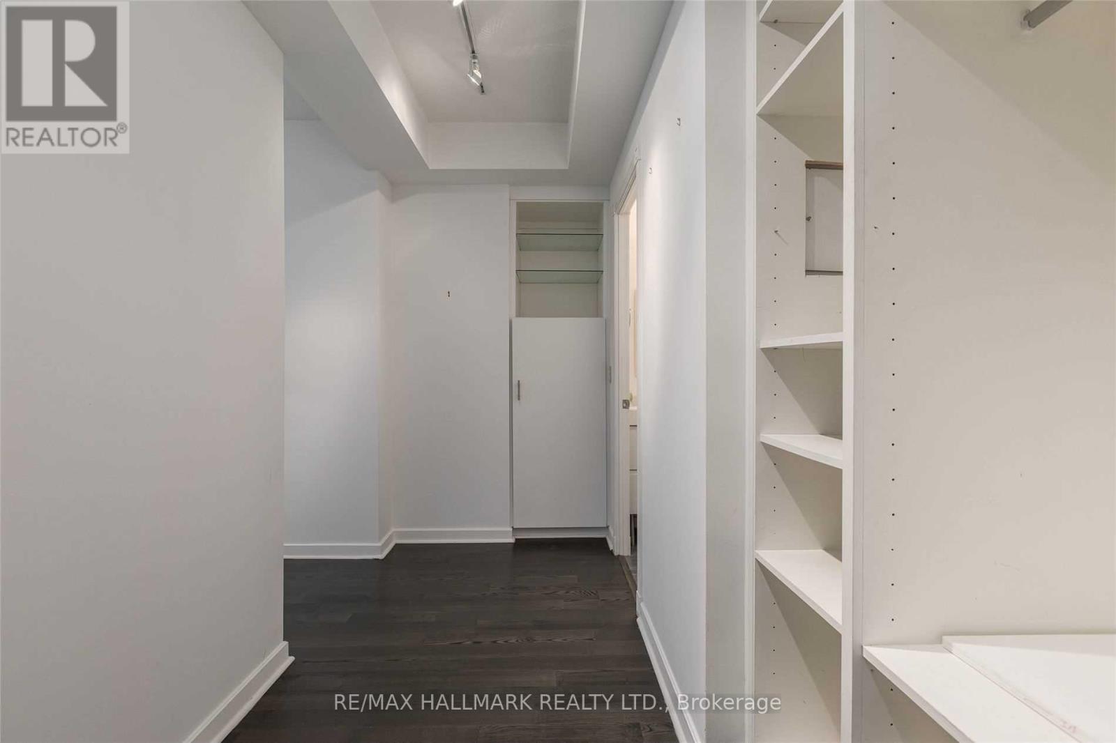 438 Richmond Street West — photo 22