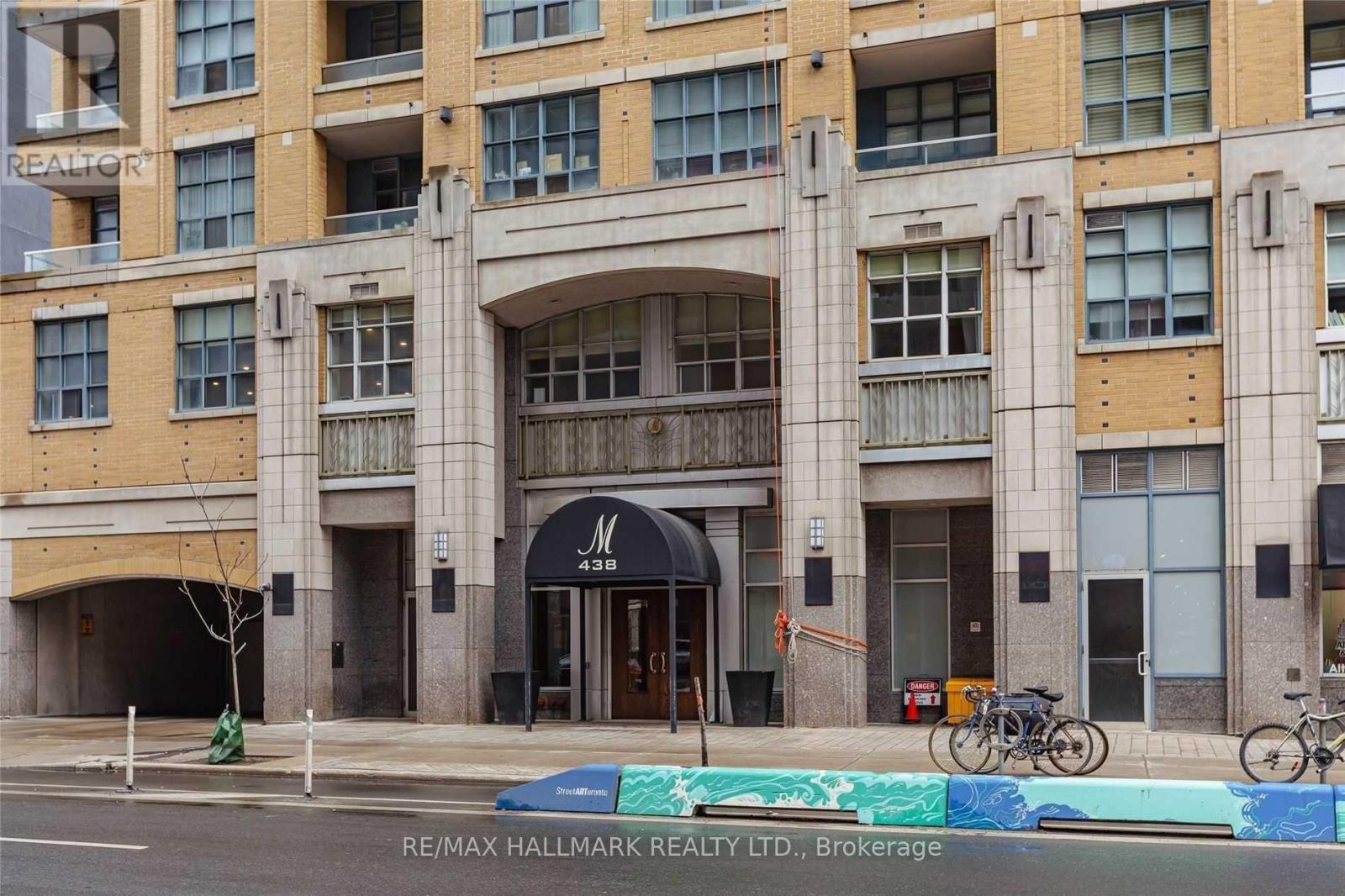 438 Richmond Street West — photo 24