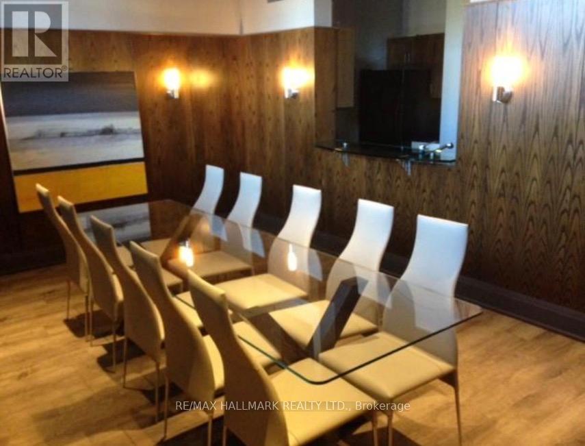 438 Richmond Street West — photo 26