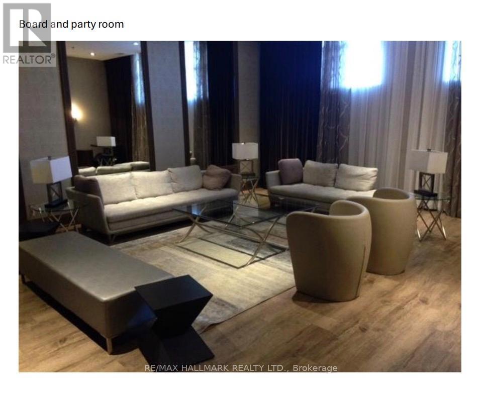 438 Richmond Street West — photo 29