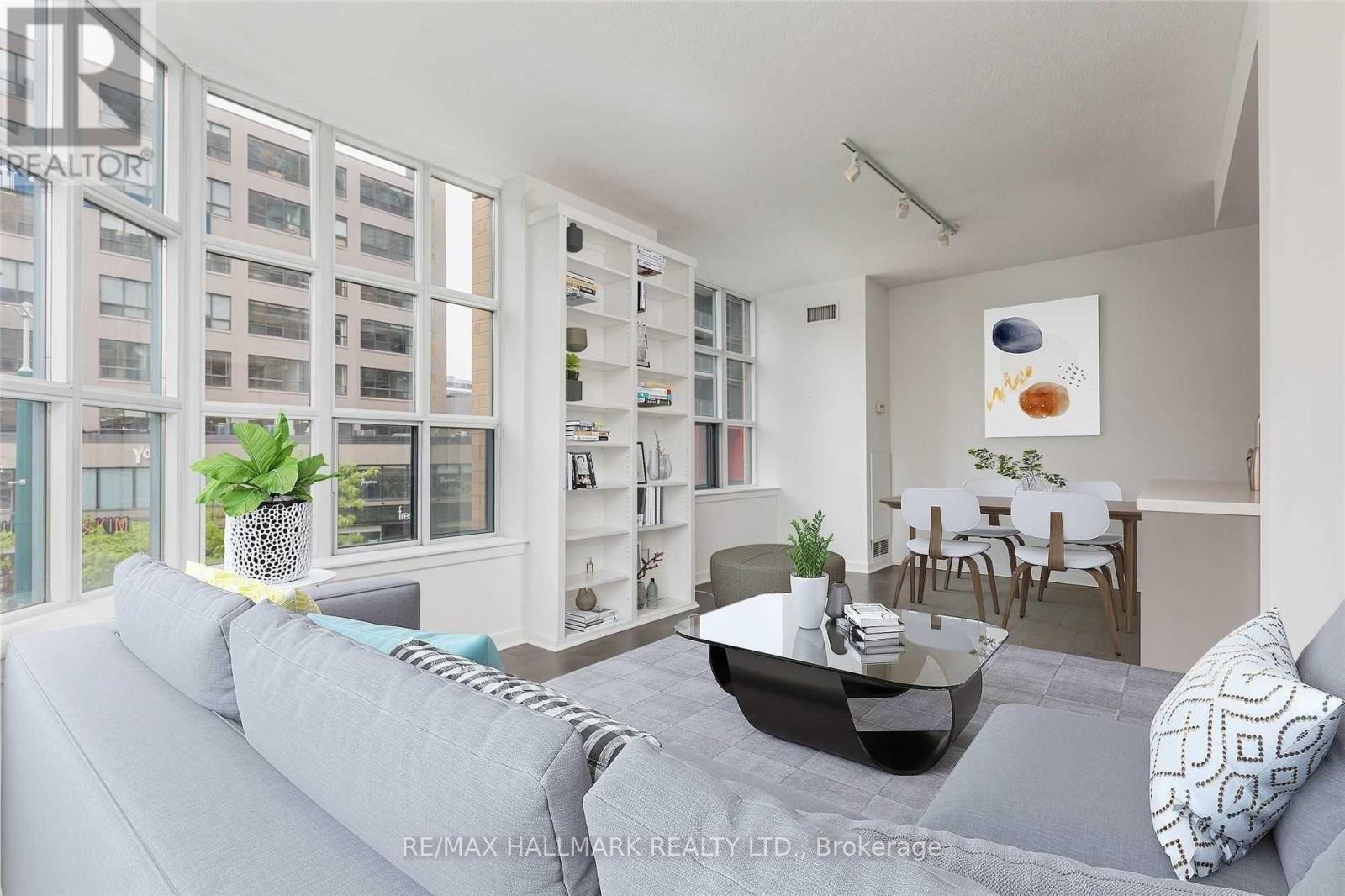 438 Richmond Street West — photo 7