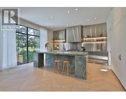Pantry - 127 Yonge Boulevard, Toronto, ON M5M3H2 Photo 10