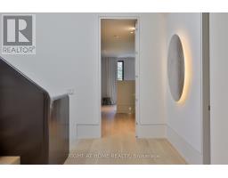 127 Yonge Boulevard, Toronto, ON M5M3H2 Photo 29