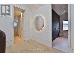 127 Yonge Boulevard, Toronto, ON M5M3H2 Photo 38