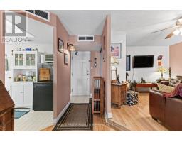 Den - 722 - 65 Scadding Avenue, Toronto, ON M5A4L1 Photo 6