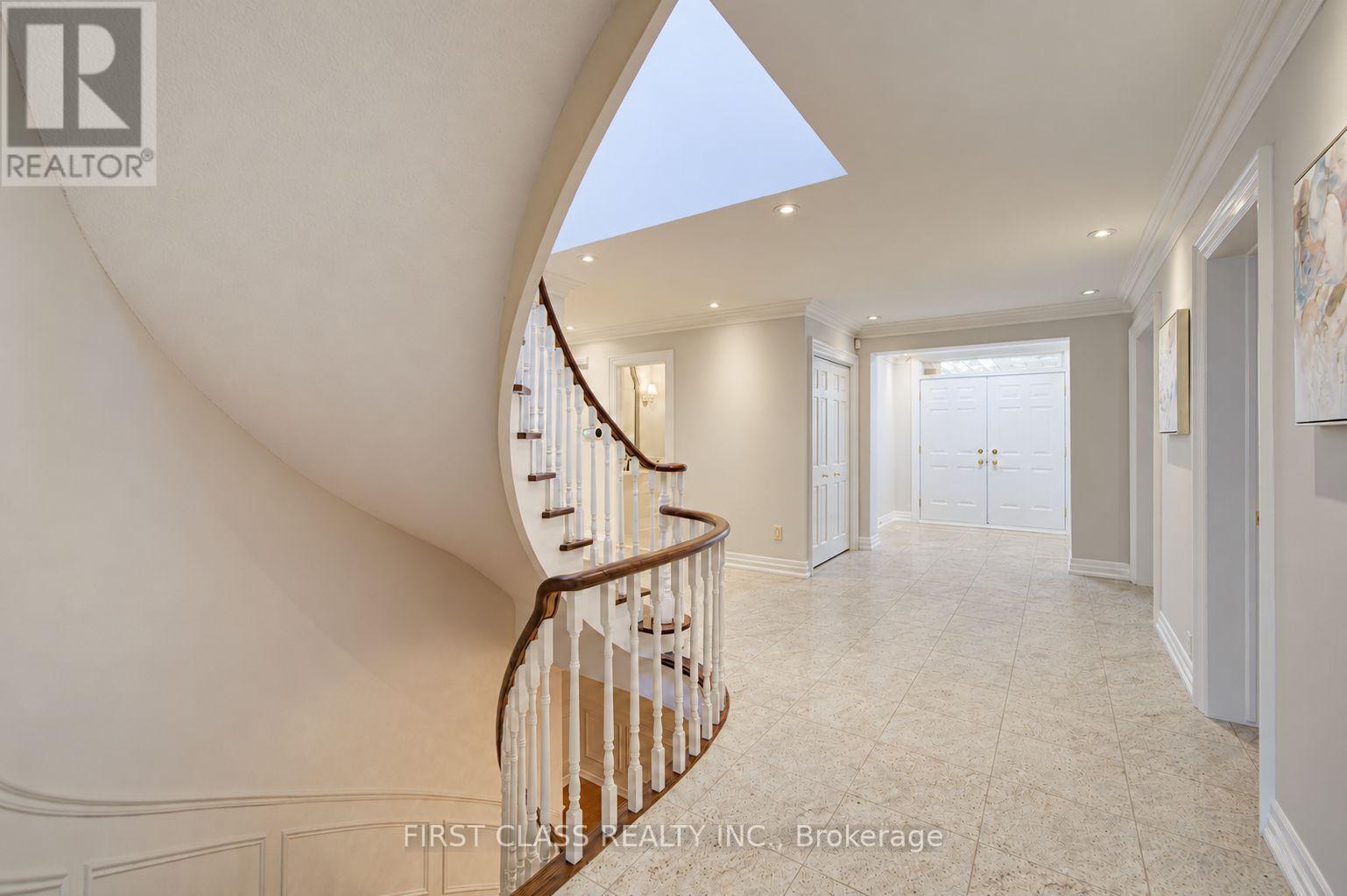 54 Magpie Crescent, Toronto, ON photo 6