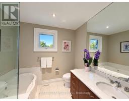 54 Magpie Crescent, Toronto, ON M2L2E5 Photo 24