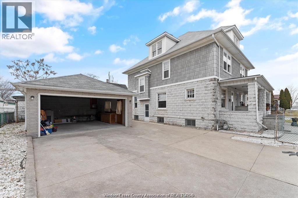 215 Pierre AVENUE - 1