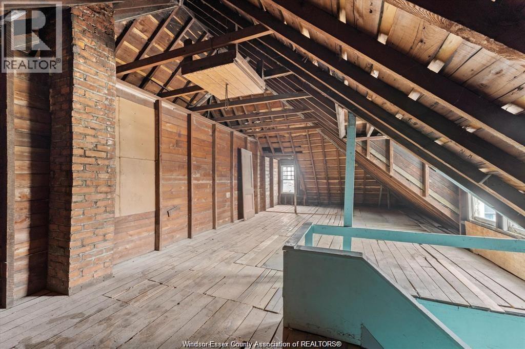 215 Pierre AVENUE - 13