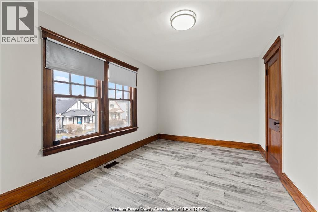 215 Pierre AVENUE - Image 8