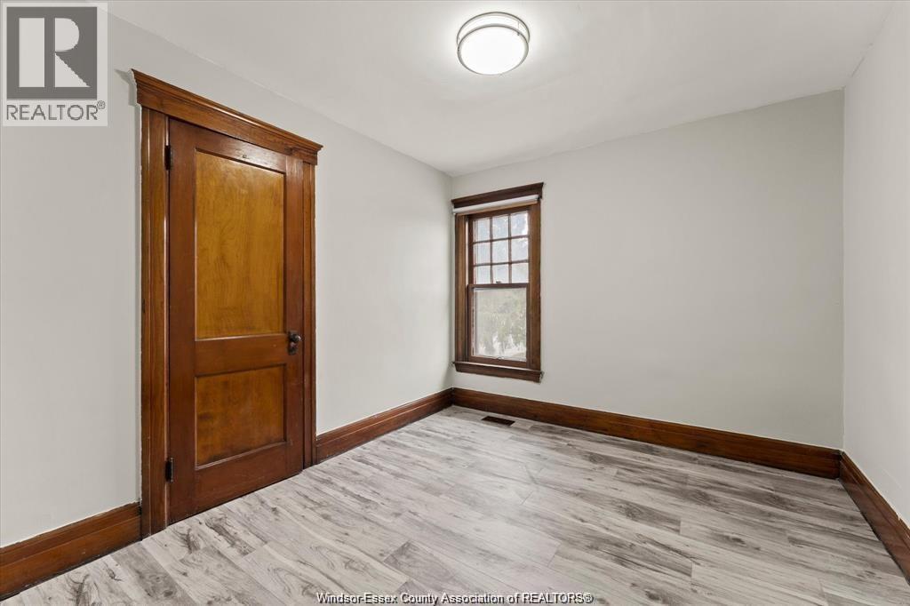 215 Pierre AVENUE - 9