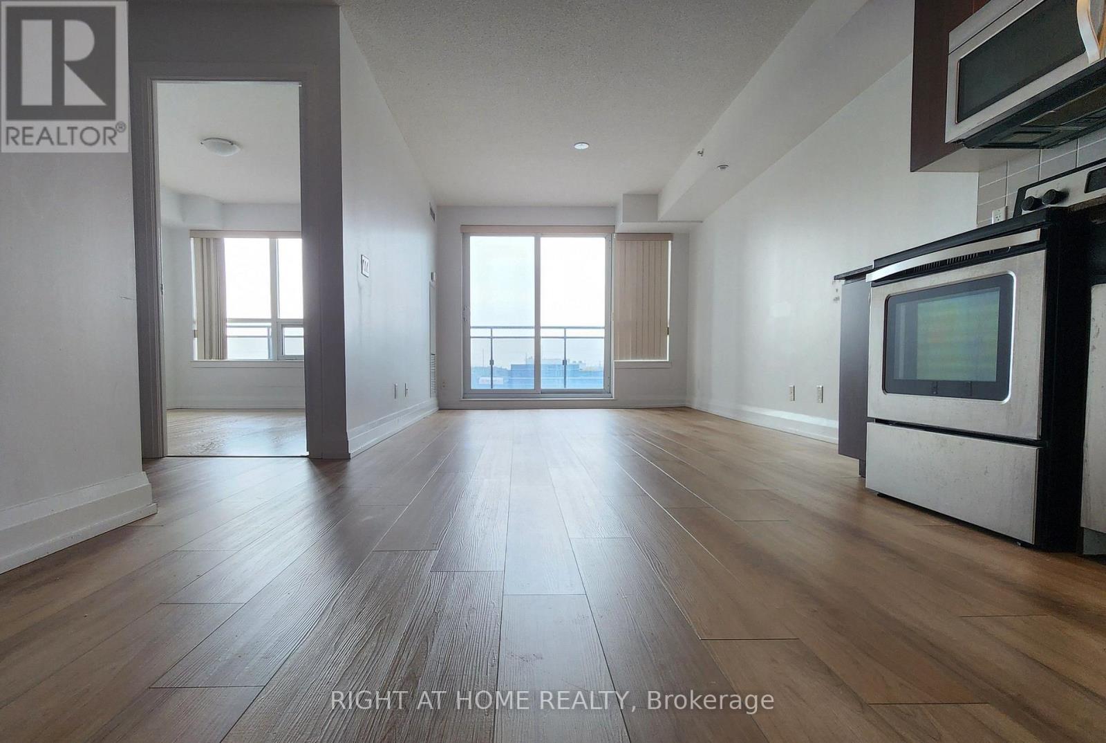 Listing photo of 817 - 370 HIGHWAY 7 AVENUE E