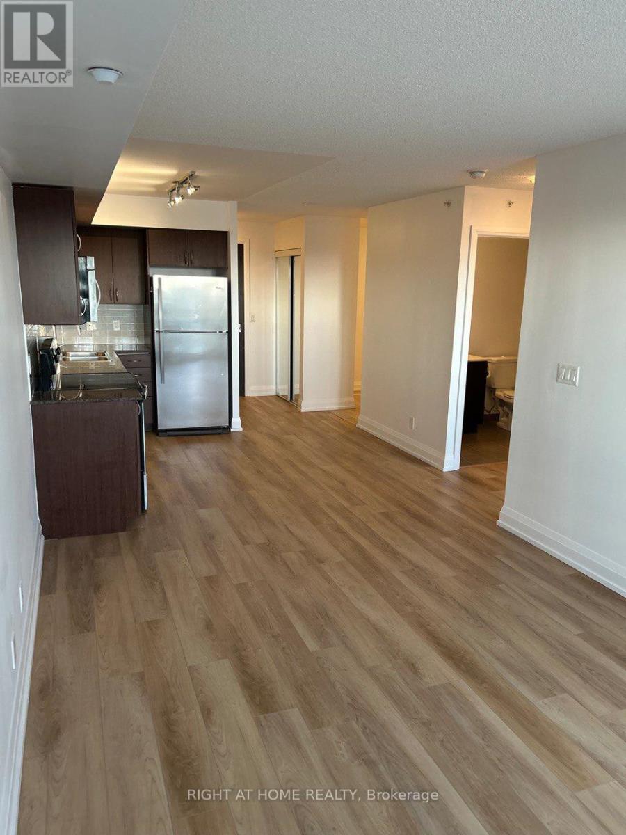 370 Highway 7 Avenue East — photo 4
