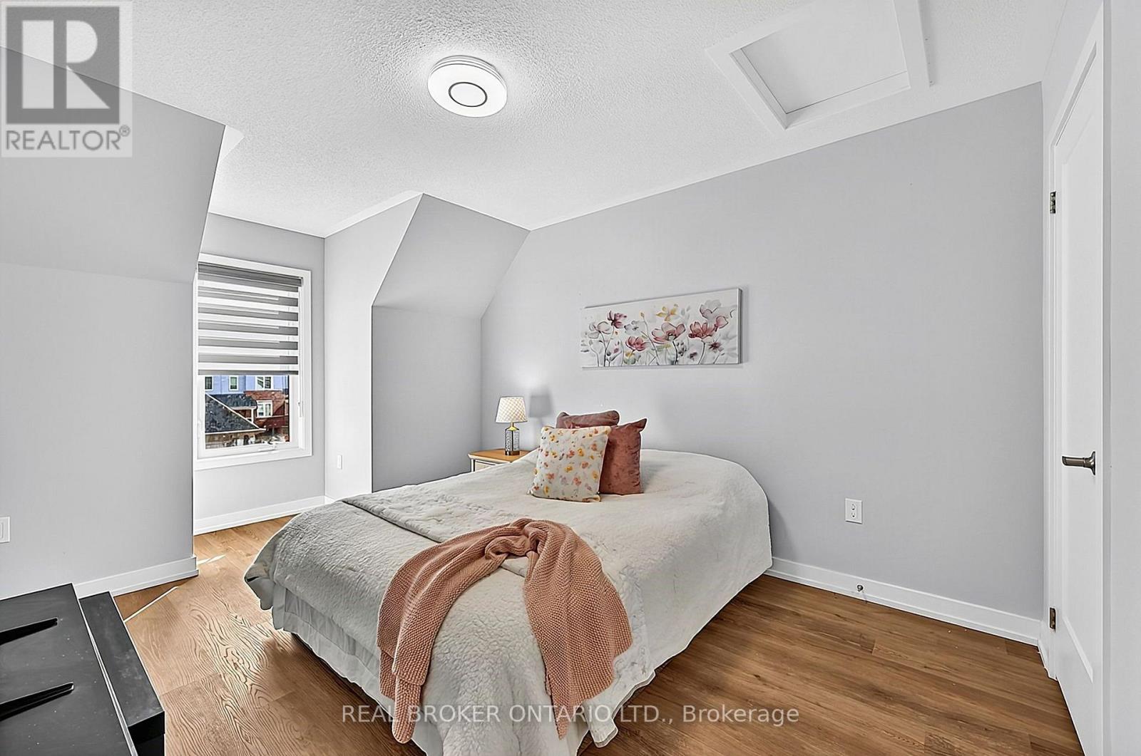 31 LYALL STOKES CIRCLE - 14
