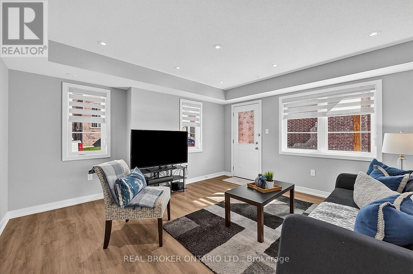 31 LYALL STOKES CIRCLE - 20