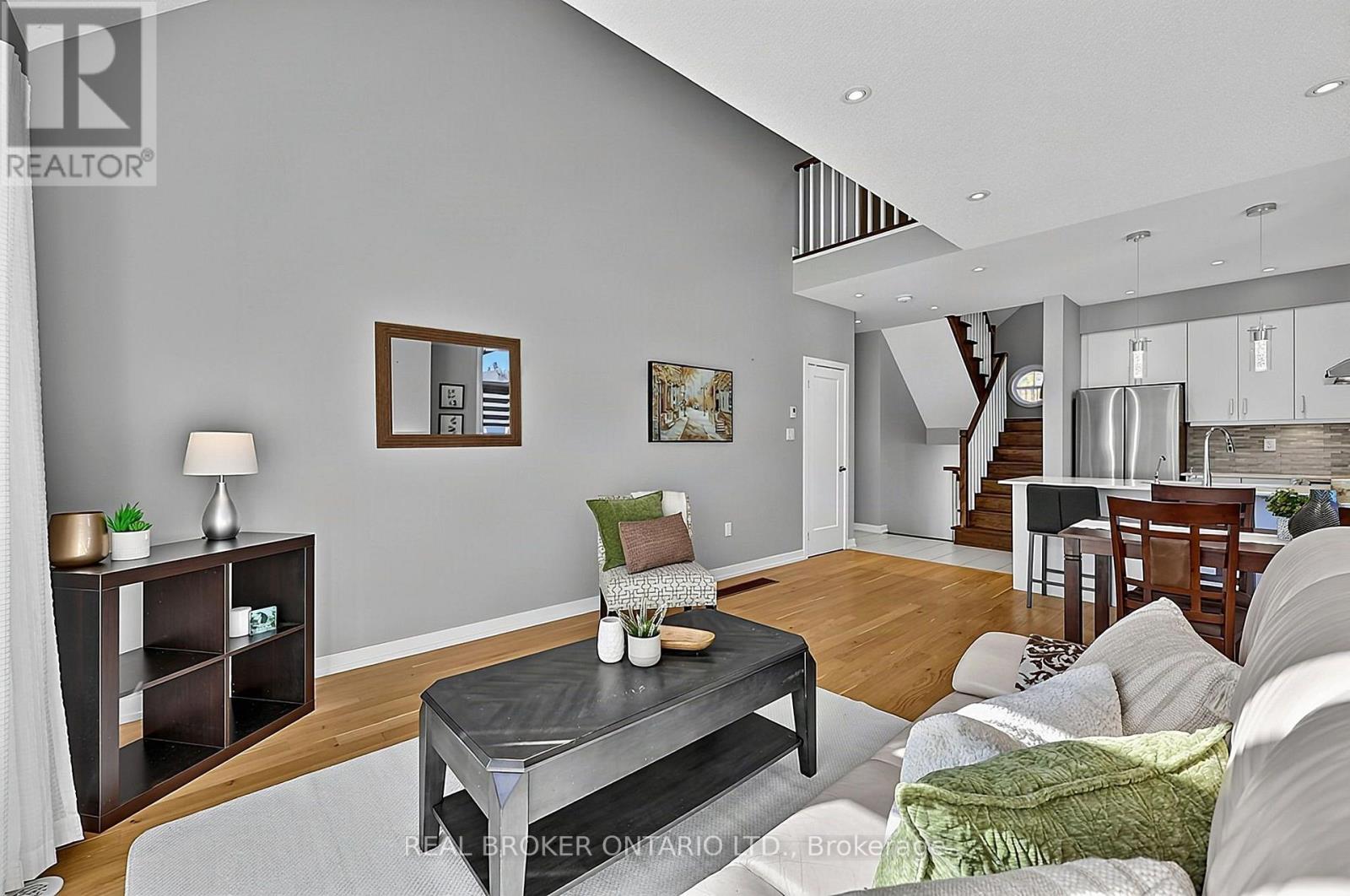 31 LYALL STOKES CIRCLE - 7