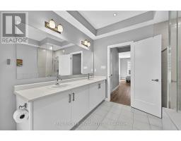 31 Lyall Stokes Circle, East Gwillimbury, ON L0G1M0 Photo 11