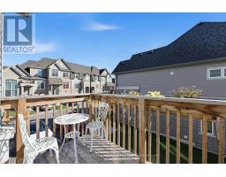 Den - 31 Lyall Stokes Circle, East Gwillimbury, ON L0G1M0 Photo 6