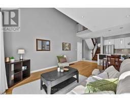 Bedroom 2 - 31 Lyall Stokes Circle, East Gwillimbury, ON L0G1M0 Photo 7