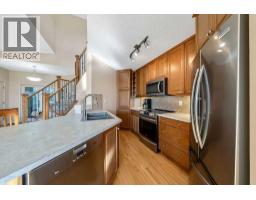 2pc Bathroom - 31 Springbank Terrace Sw, Calgary, AB T3H4S8 Photo 11