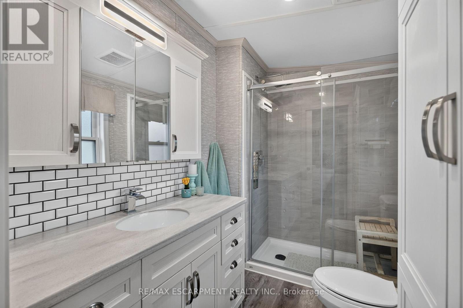 5 OAK STREET - 4449 MILBUROUGH LINE - 21