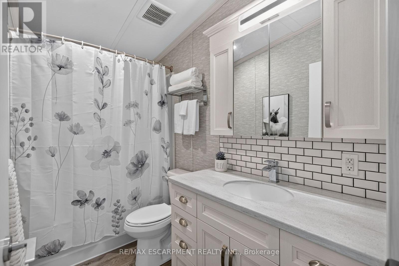 5 OAK STREET - 4449 MILBUROUGH LINE - 25