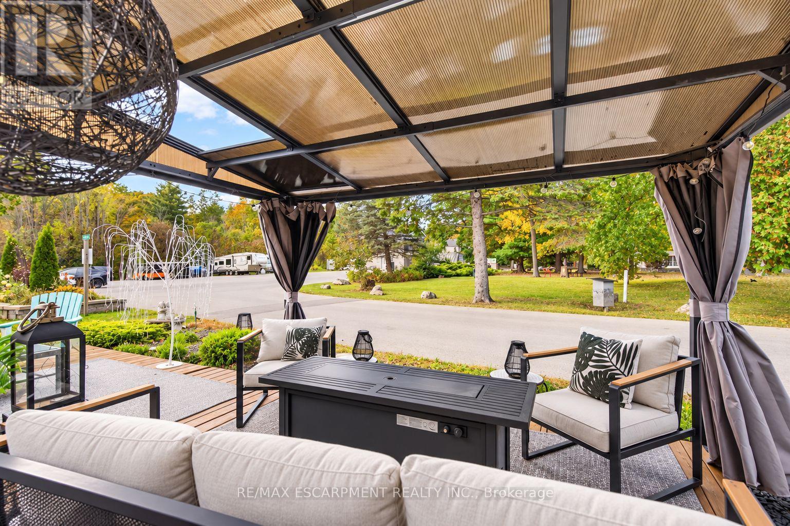 5 OAK STREET - 4449 MILBUROUGH LINE - 32